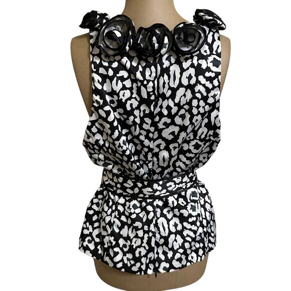 Jackie Jon size 10 Blouse Black & White Satin Rosette Neckline Sleeveless Belted - Picture 6 of 6